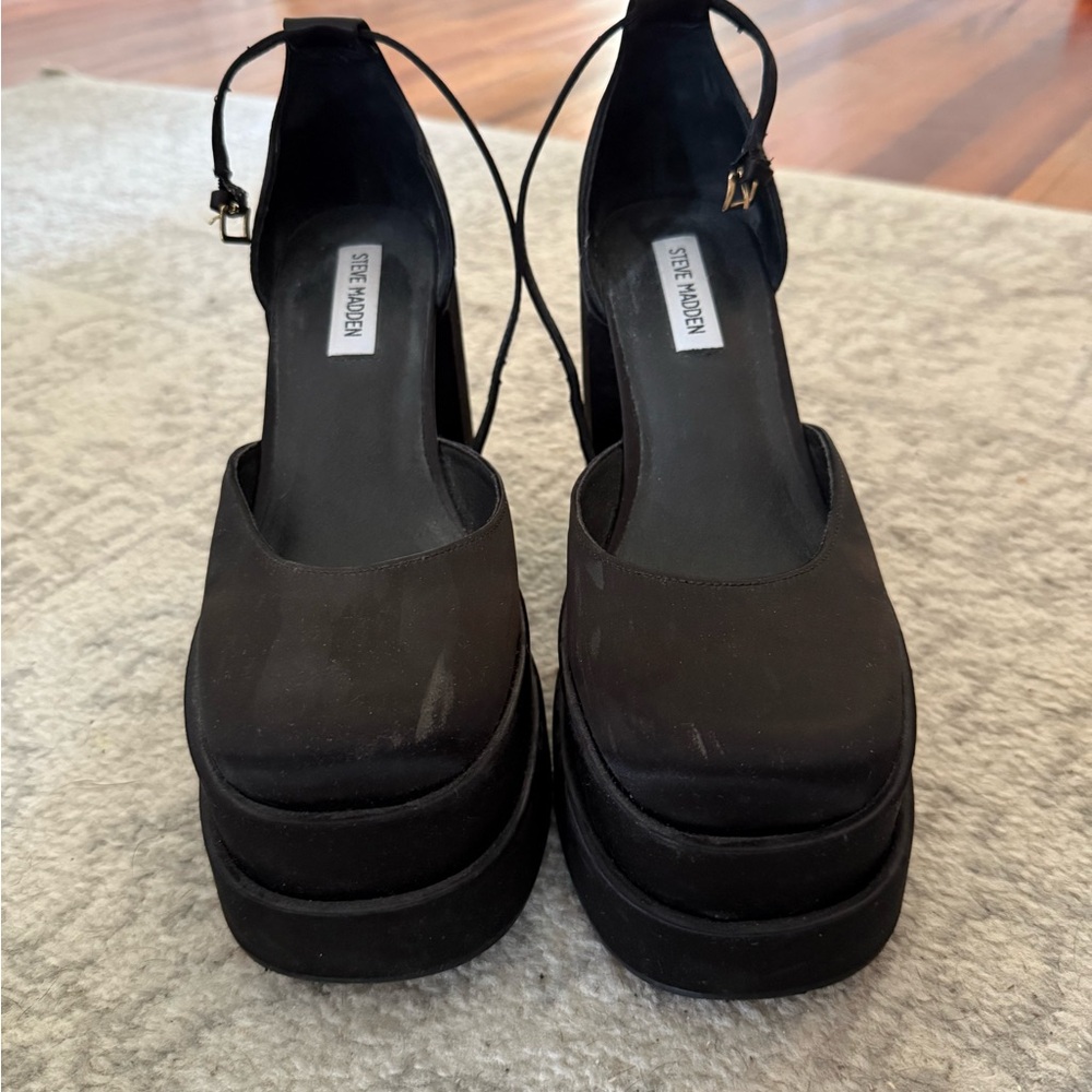 Steve Madden Black Platform Sandals with Ankle Straps